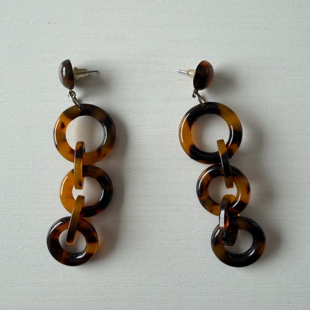Tortoise Shell Dangle Earrings - Picture 3 of 4